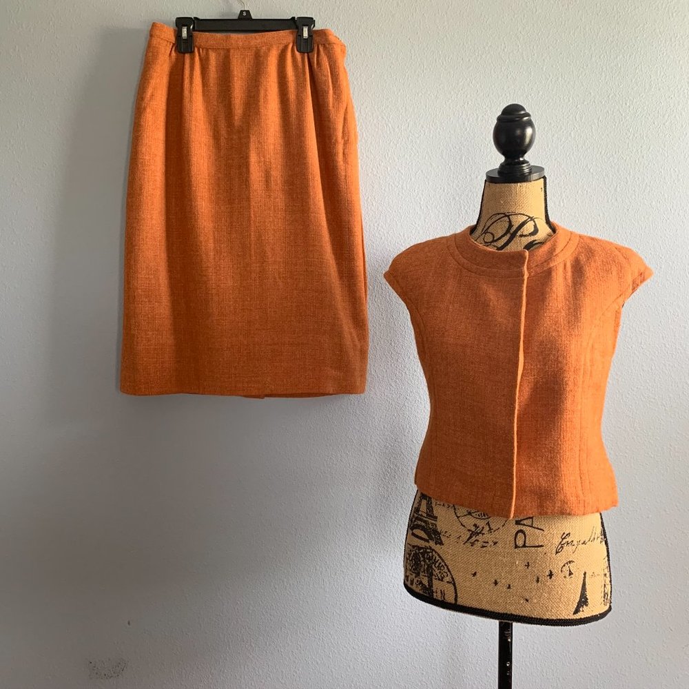 1950s Dalemoor MCM Skirt Set in Amber - Picture 2 of 11